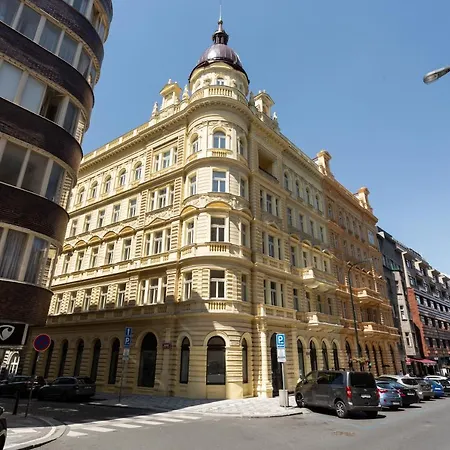Days - Elegant Near Wenceslas Square Apartment *