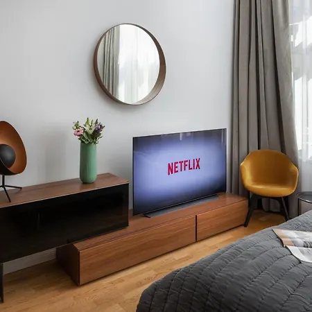 Days - Elegant Near Wenceslas Square Apartment Prague