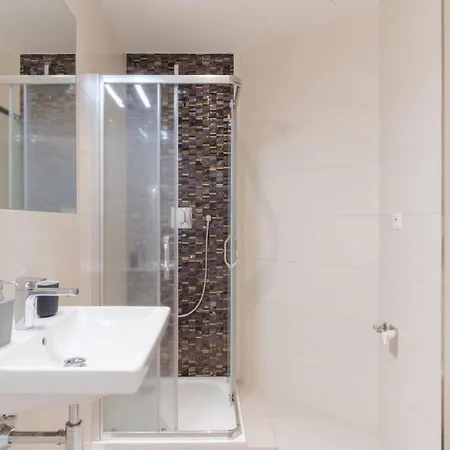Days - Elegant Near Wenceslas Square Apartment *