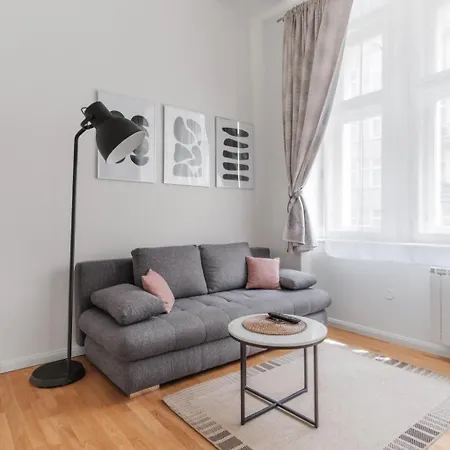 Days - Elegant Near Wenceslas Square Apartment