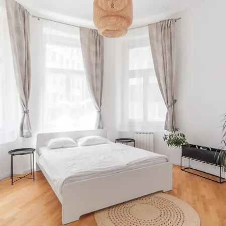 Apartmán Days - Sunlit Near National Museum Praha
